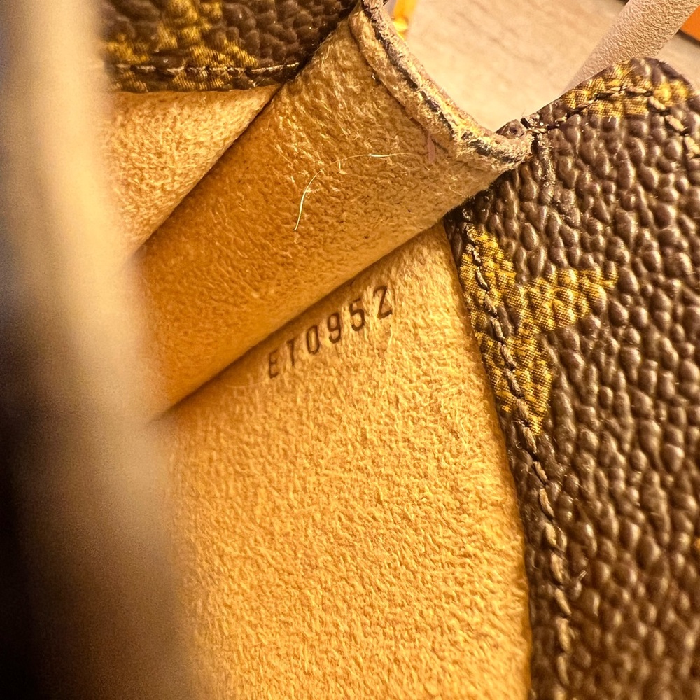 Louis Vuitton Eyeglasses Case - Picture 3 of 10